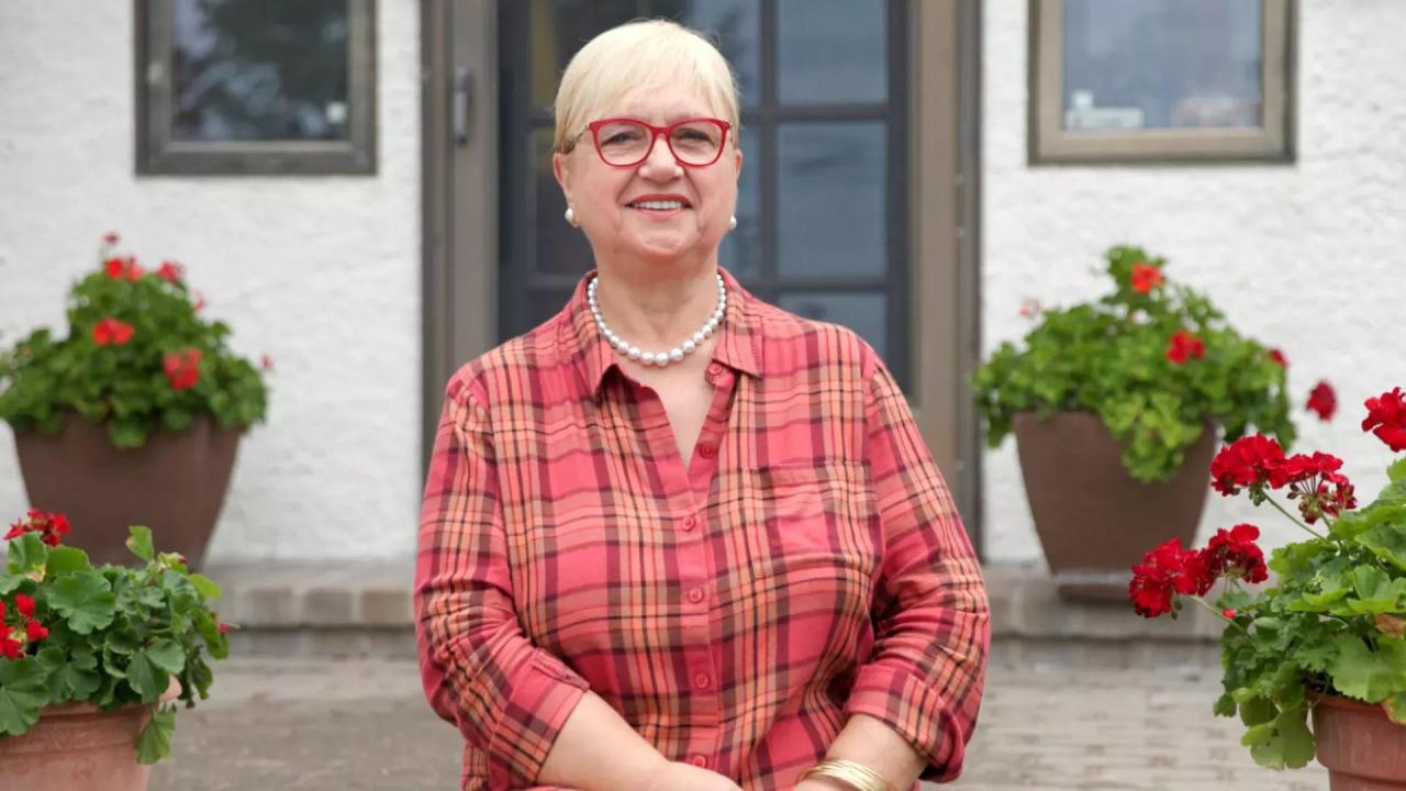 Lidijina kuhinja: Bakina omiljena jela VII (dokumentarna serija)